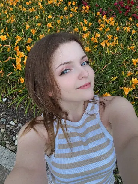 xakige5758 (25) female from GB - sexting partner