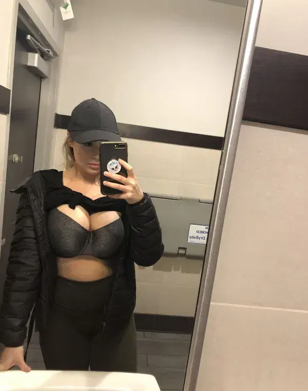 xayofa5719 (18) female from RU - sexting partner