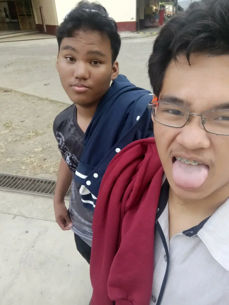 xdeleondonie7 (21) male from PH - sexting partner