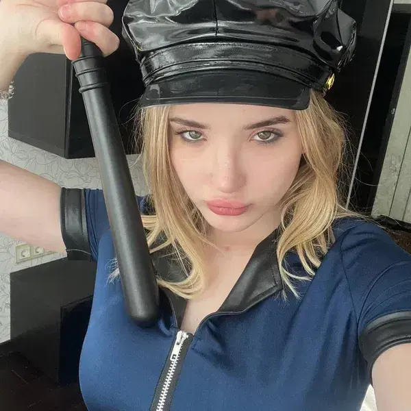 xecof90311 (25) female from IT - sexting partner