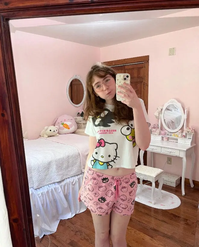 xicagyke (18) female from US - sexting partner