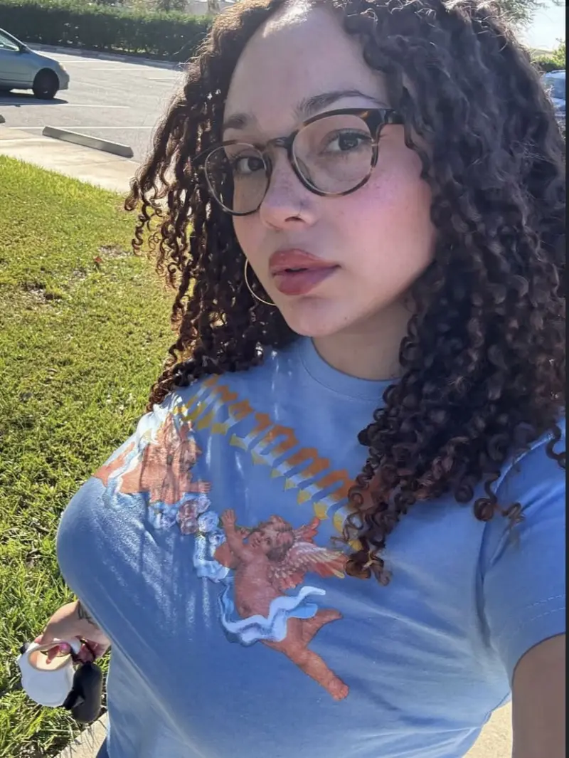 xicede9462 (18) female from US - sexting partner