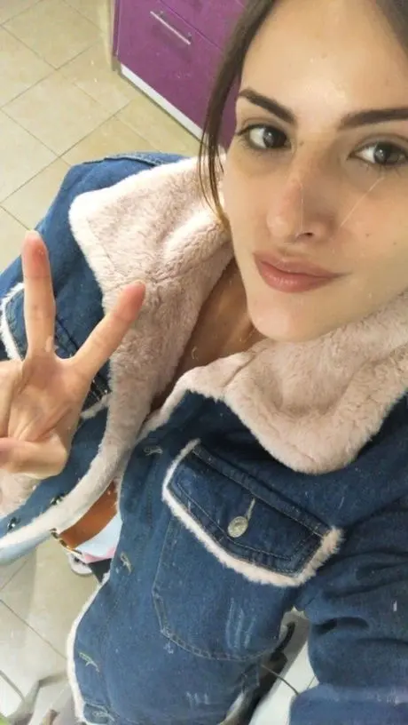 xifetak615 (21) female from GB - sexting partner