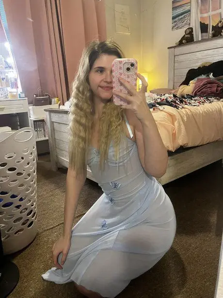 xijolap880 (26) female from US - sexting partner