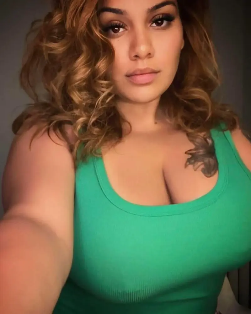 xinomad318 (25) female from DE - sexting partner