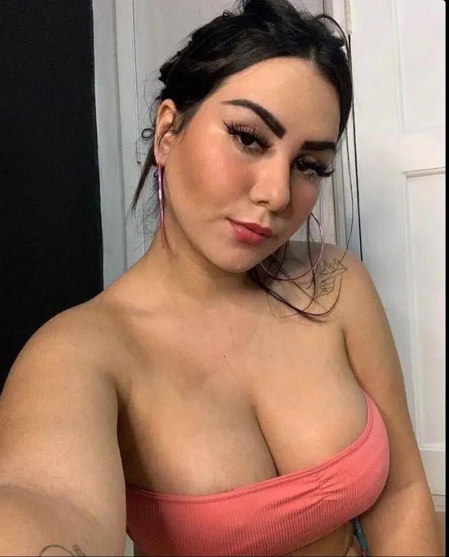 xobocide (25) female from US - sexting partner