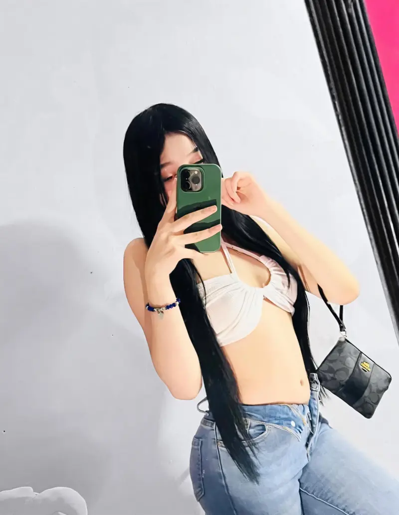 xojegoj536 (22) female from AU - sexting partner