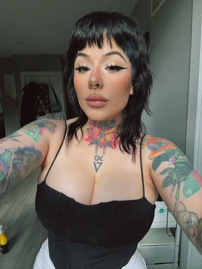 yajaf54566 (25) female from US - sexting partner