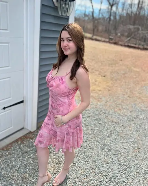 yamowof610 (18) female from GB - sexting partner