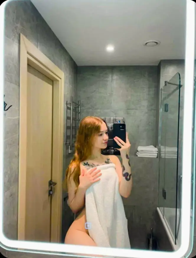 yaregjk (18) female from GB - sexting partner
