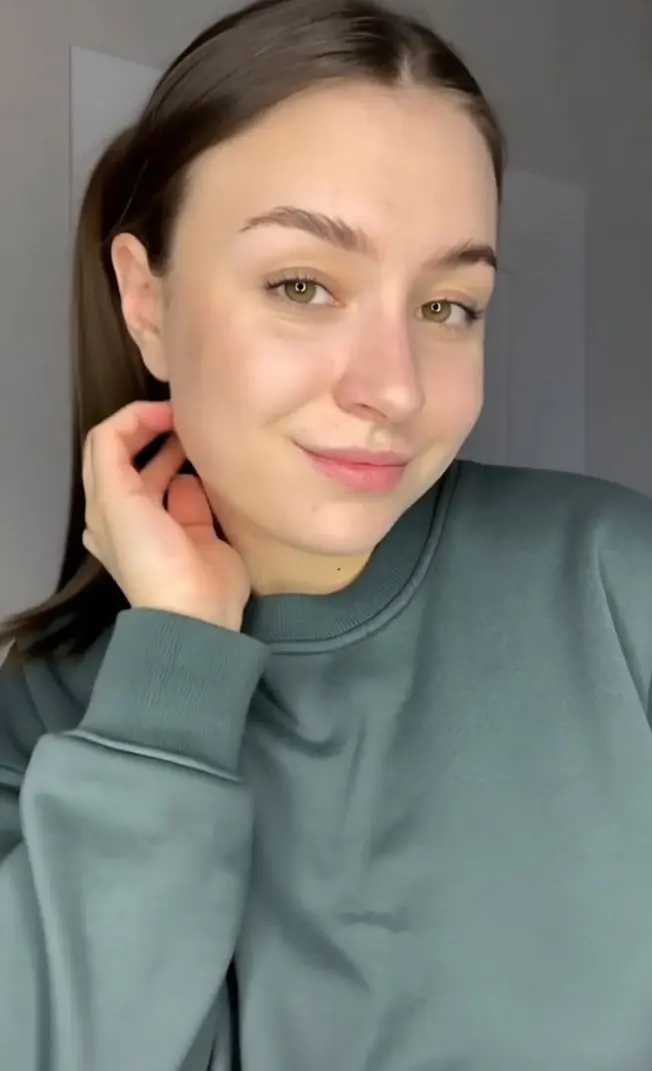 yaribn (18) female from GB - sexting partner