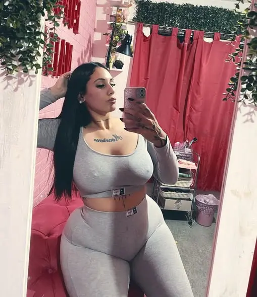 yawik53266 (24) female from GB - sexting partner