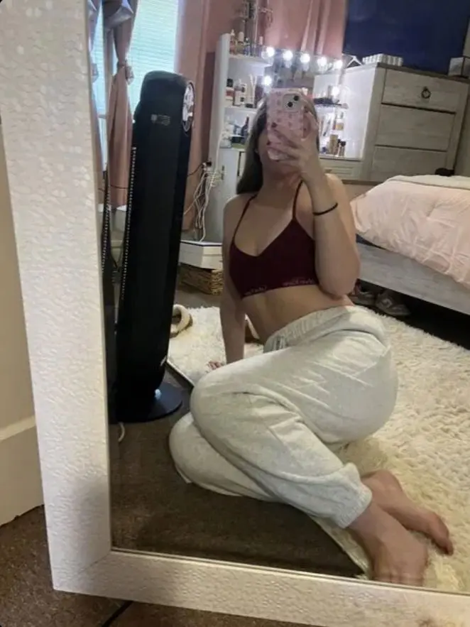 yehakex (18) female from US - sexting partner