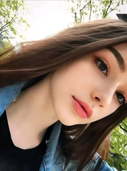 yehema7029 (21) female from GB - sexting partner