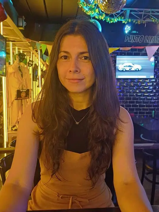 yelor30371 (18) female from US - sexting partner