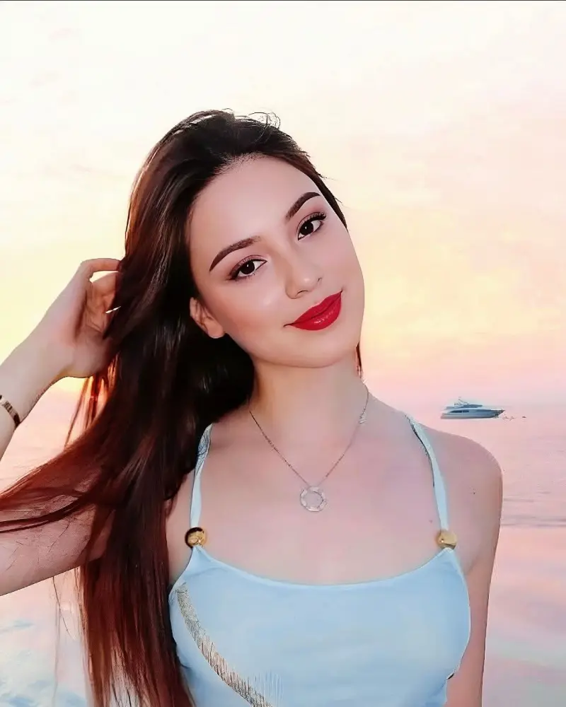 yenoraj (18) female from US - sexting partner