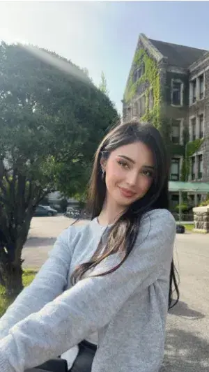 yigom79180 (18) female from AT - sexting partner