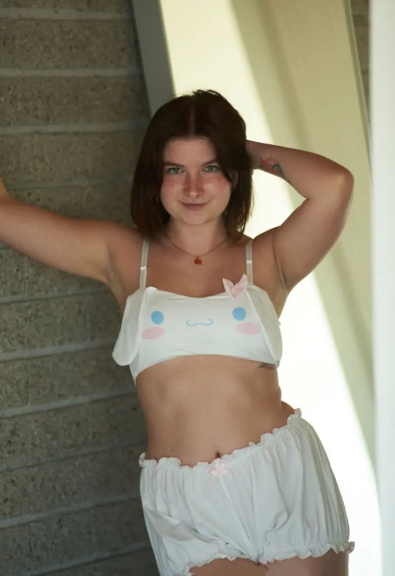 yitayi6003 (22) female from US - sexting partner