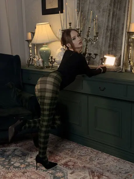 yiteyec399 (18) female from GB - sexting partner