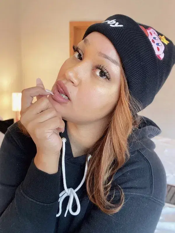 yogat41361 (25) female from DE - sexting partner