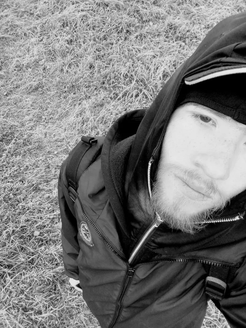 yzomandiaspatrik (18) male from CZ - sexting partner