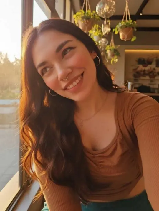 yzqode (24) female from GB - sexting partner