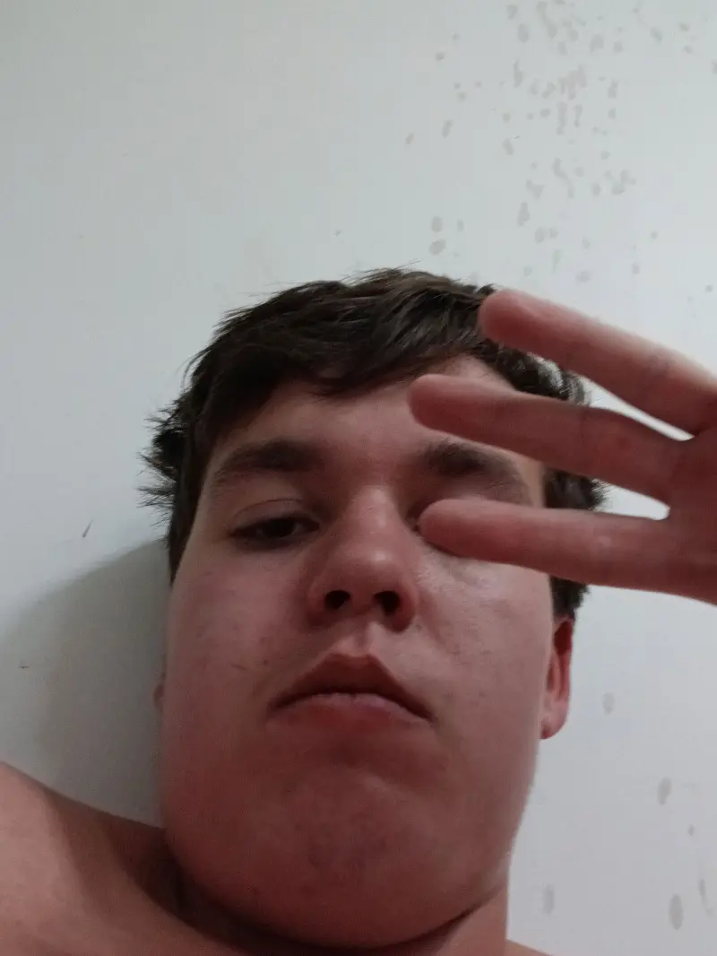 zachjensen2030 (18) male from US - sexting partner