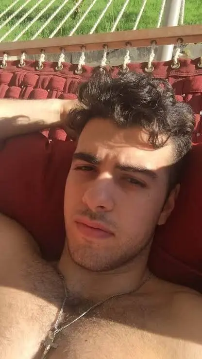 zackmghu (19) male from CA - sexting partner