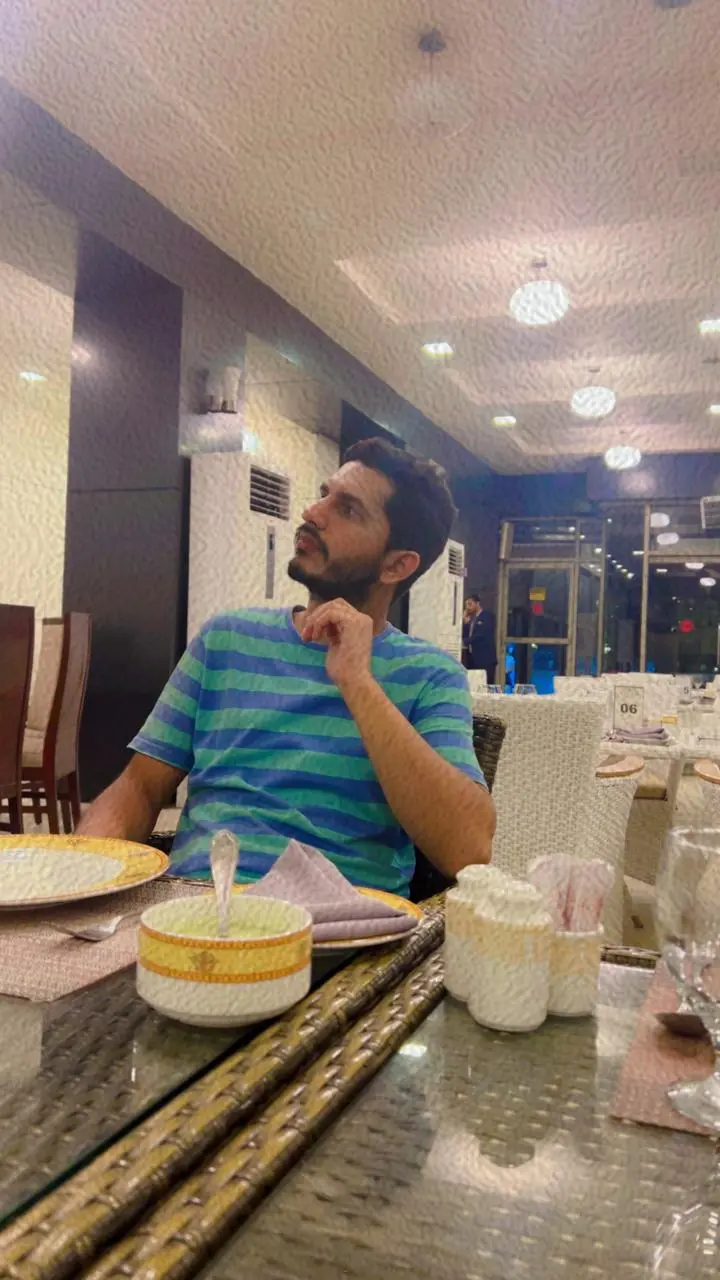 zeeshan - 18 years old male from United States sexting partner