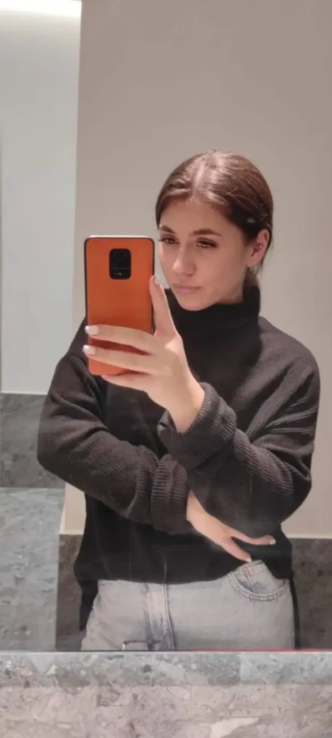 zexixiti (18) female from GB - sexting partner