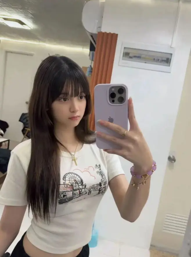 zomuhove (21) female from GB - sexting partner