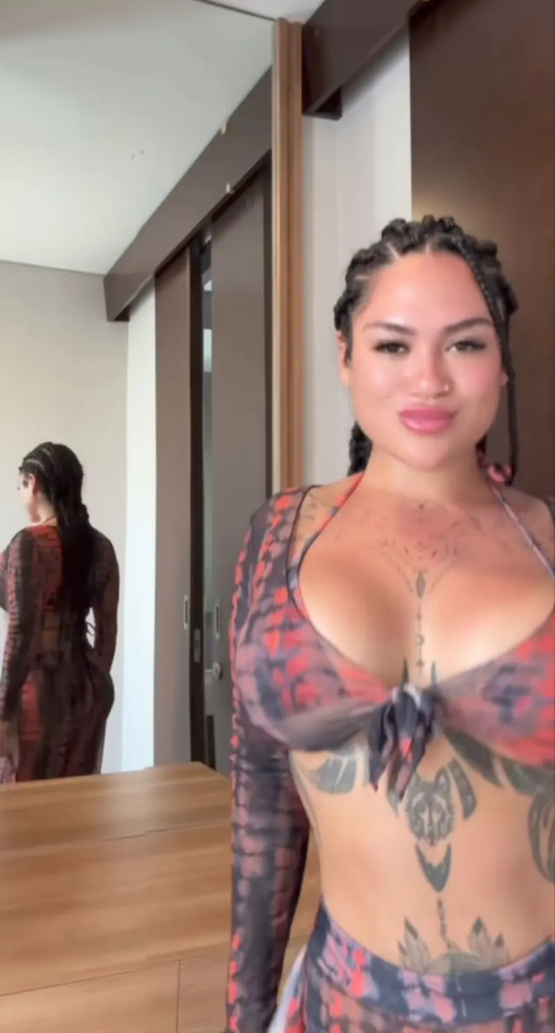 zvnpouz (18) female from US - sexting partner